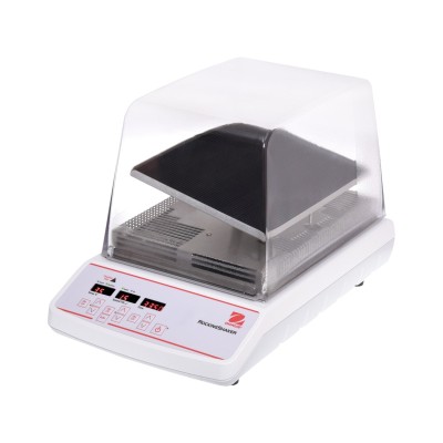 Incubating Microplate Shaker with Opaque Lid