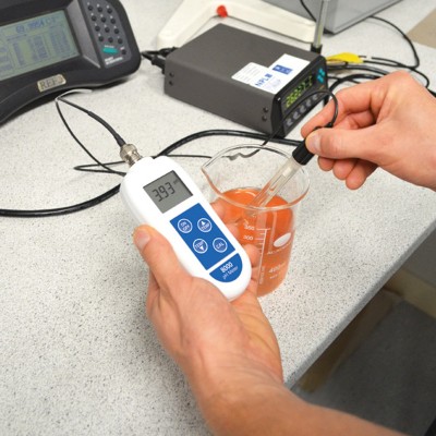 8000 Series pH Meter with Interchangeable Electrode